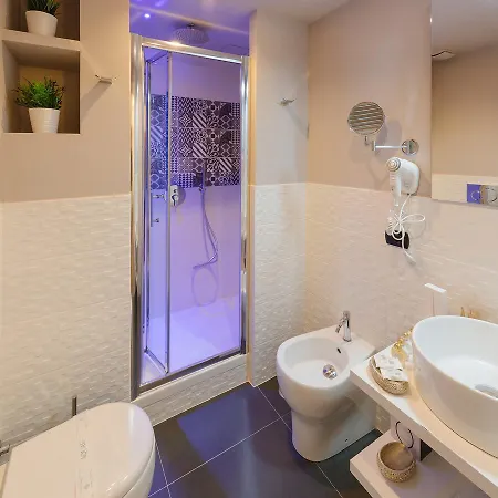Etruska Luxury Trastevere Affittacamere 2*